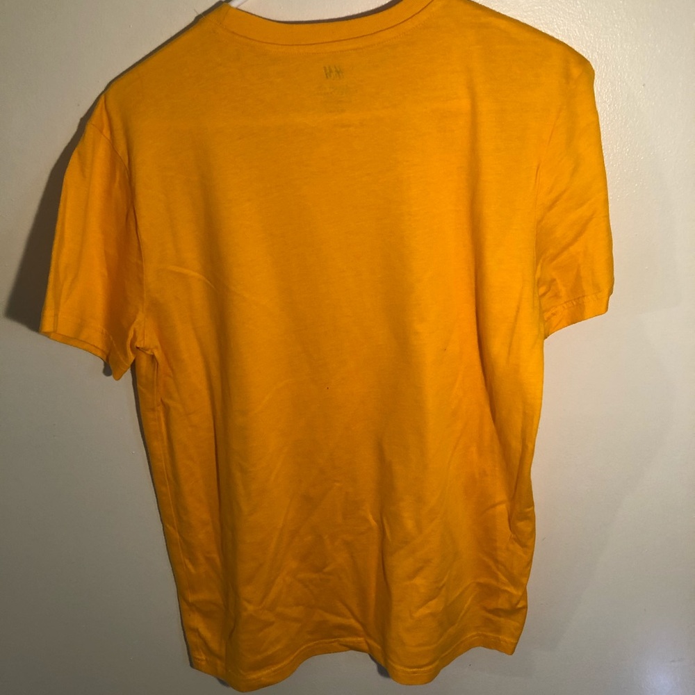 H&M tee - Picture 3 of 3